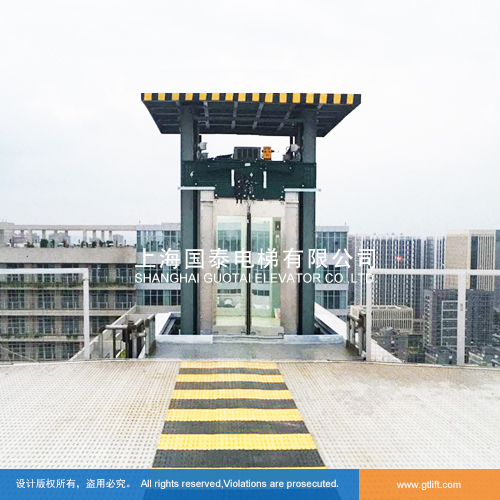 Helipad elevator